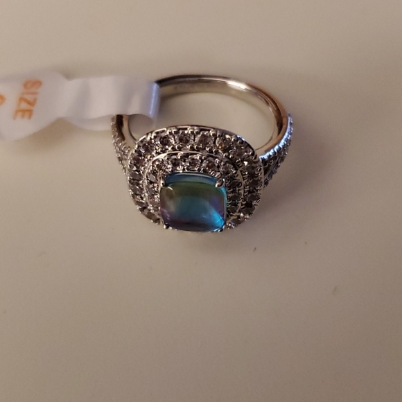 Ring - Picture 2 of 5